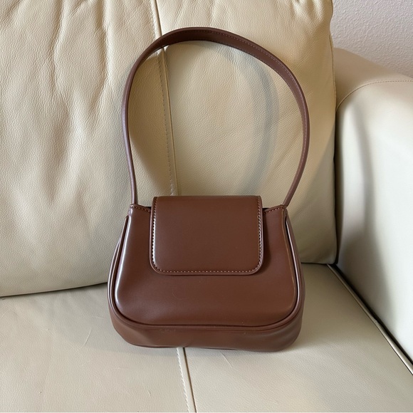 ASOS Handbags - ASOS DESIGN curved shoulder bag with flap in chocolate